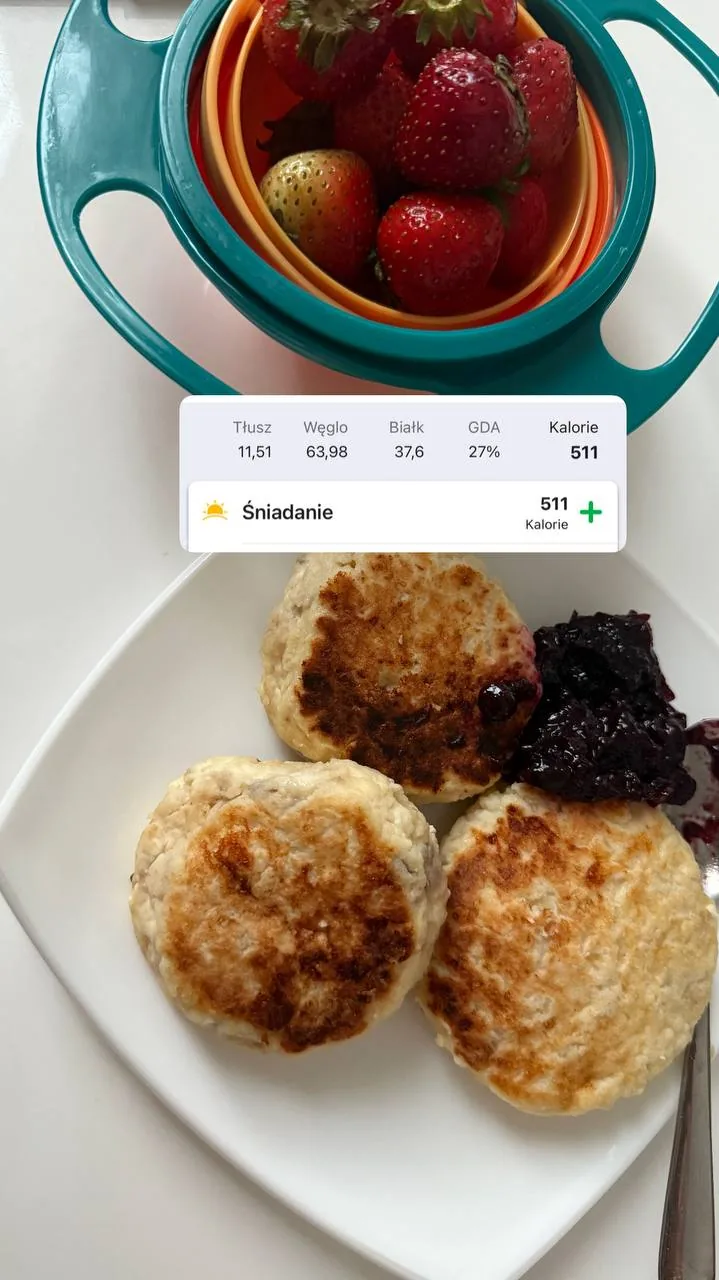 Фрагмент польской таблицы с калориями и питательными веществами как символ работы с лишним весом